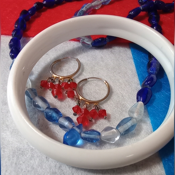 Patriotic Jewelry Lot Blue Glass Popover Beads, White Bangle & Red Crystal Hoops - Picture 3 of 5